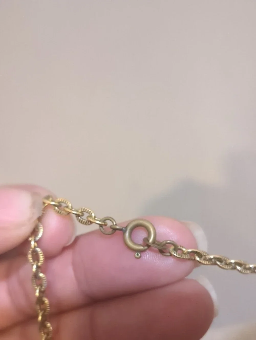 N/A elegant gold